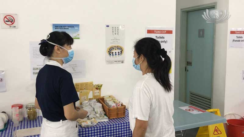 Frontliners at Isolation Facility Grateful for the Care Shown by Volunteers 